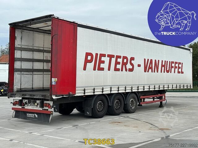 Sliding tarpaulins Schmitz Cargobull 
