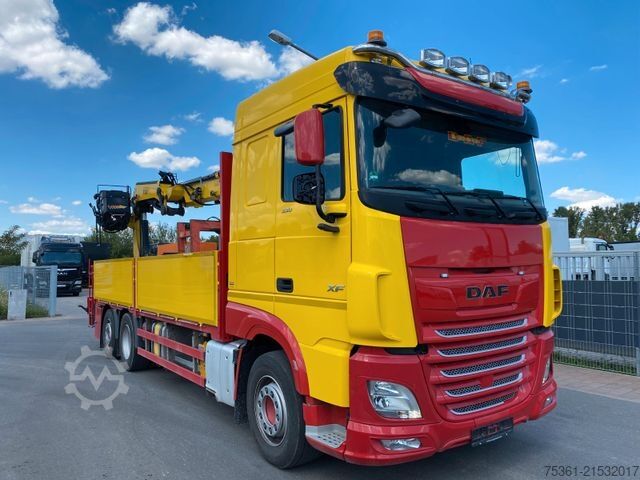 Autokran DAF XF 530 FAN 6X2 Baustoffpritsche mit HYVA HC213E3