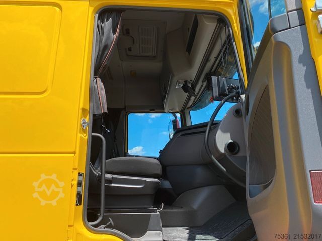 Autokran DAF XF 530 FAN 6X2 Baustoffpritsche mit HYVA HC213E3