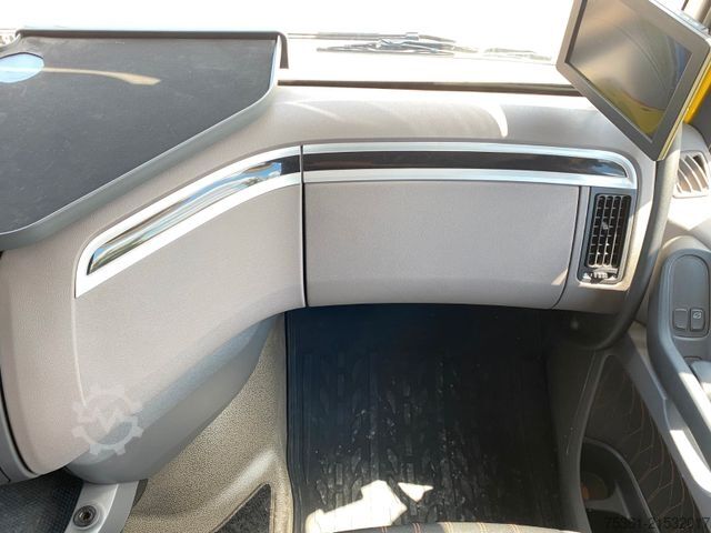 Autokran DAF XF 530 FAN 6X2 Baustoffpritsche mit HYVA HC213E3