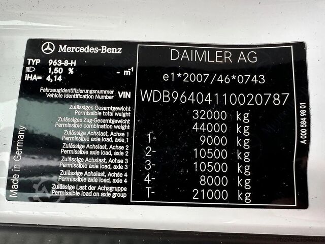 Tipper with crane Mercedes-Benz Arocs 3243 8x4 Tridem Kipper/Kraan Euro 6