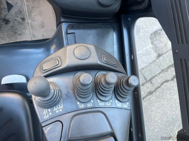 Electric 4-wheel forklift Linde E35L 01/ Vorschubgabel/ SS/ ZV