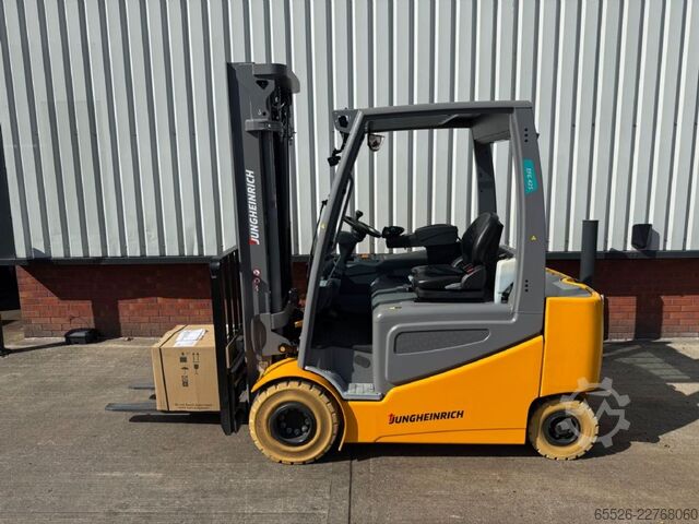 Electric 4-wheel forklift Jungheinrich EFG 425 / Triplex 5500 mm / NEUGERÄT