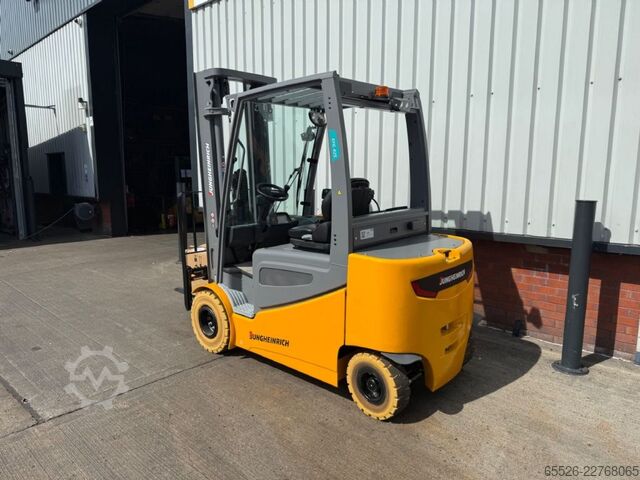Electric 4-wheel forklift Jungheinrich EFG 425 / Triplex 5500 mm / NEUGERÄT
