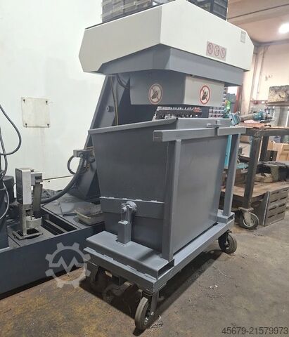 Vertikales Bearbeitungszentrum DMG MORI CMX 1100 V