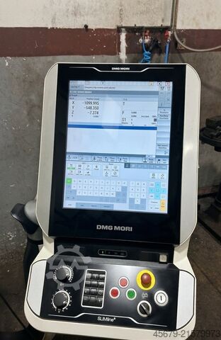 Vertikales Bearbeitungszentrum DMG MORI CMX 1100 V