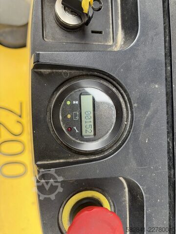 Electric pedestrian stacker HYSTER S1.4