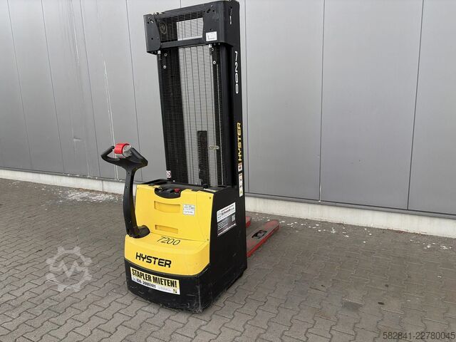 Electric pedestrian stacker HYSTER S1.4