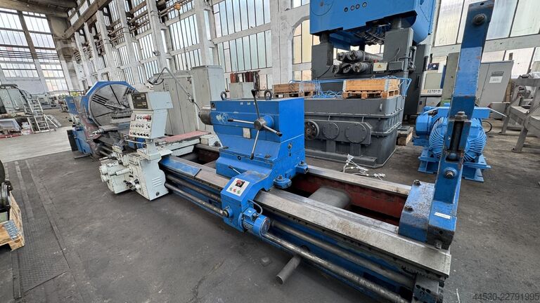 Cycle-controlled lathe SKODA SUA125 P (125x5000)