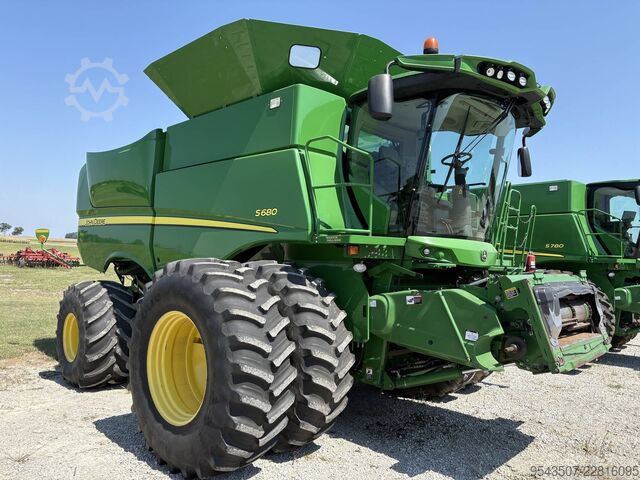 Mähdrescher John Deere S680