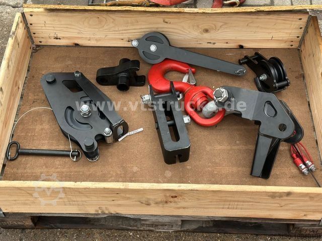 Schwerlast LKW/SZM MAN TGS 33.470 6x6 mit HMF 3220 Ladekran