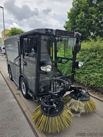 Sweeper Kärcher MC250