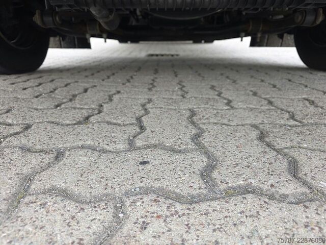 Transporter mit Koffer IVECO 75-210 Koffer + LBW, Klima, Kamera