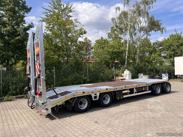 Low loader trailer Möslein T4 VB H1 gerade neuer 4 Achs Tieflader gerade hydraulischen Rampen