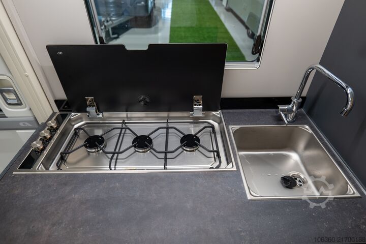 ADRIA CORAL XL AXESS 600 DP - SPEED EDITION MANSARDATO GEBRAUCHT ADRIA CORAL XL AXESS 600 DP - SPEED EDITION