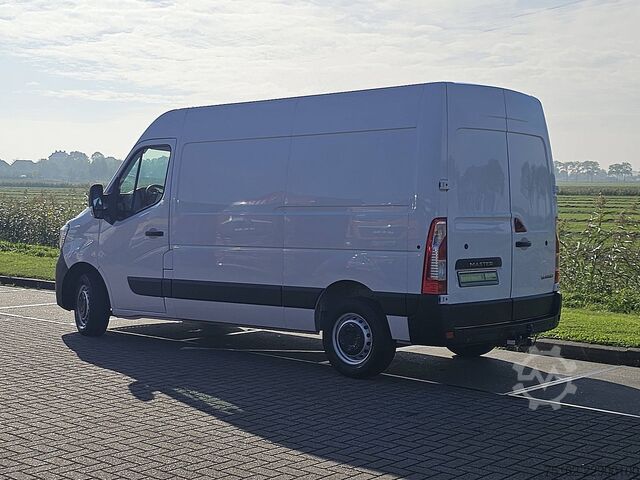 High-roof van RENAULT MASTER 2.3 L2H2 Navi Euro6 AC!