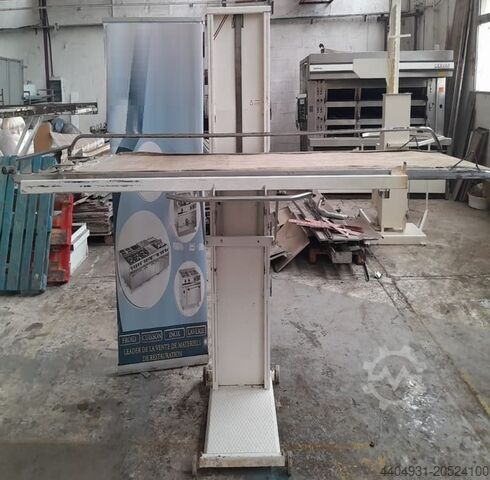 Column-type bin tipper Fringand Compact