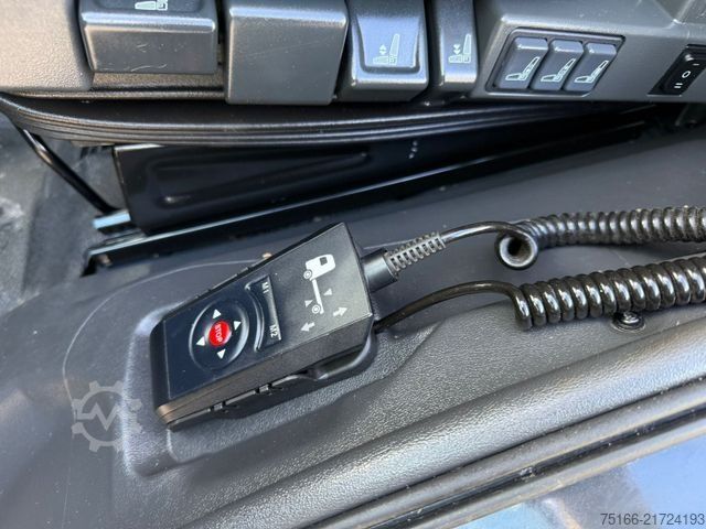 Transporter mit Koffer MERCEDES-BENZ ATEGO 818 L Koffer 7,2 m LBW 1 TO.*SEITENTÜR