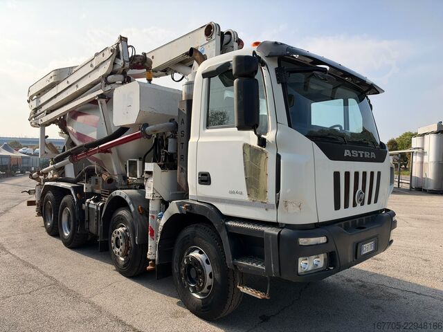 Concrete pump truck Astra HD8 84.48-80