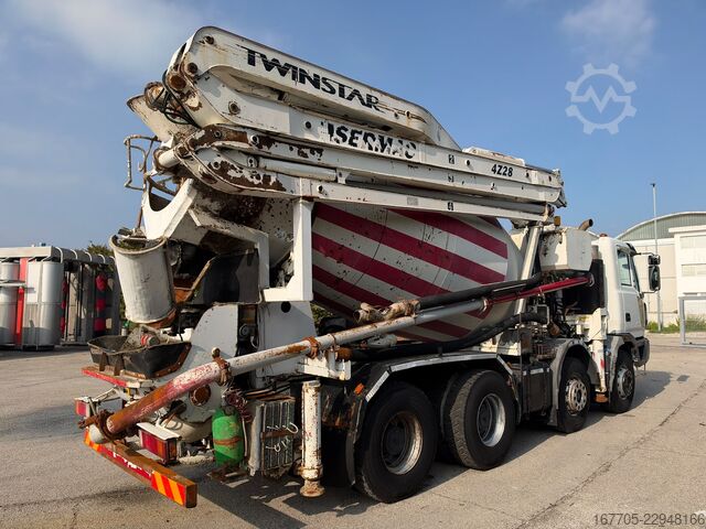 Concrete pump truck Astra HD8 84.48-80