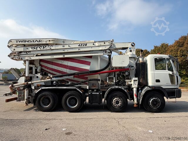 Concrete pump truck Astra HD8 84.48-80