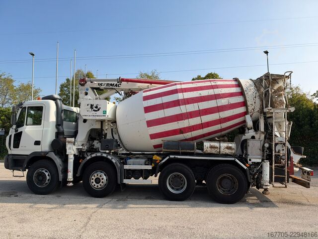 Concrete pump truck Astra HD8 84.48-80