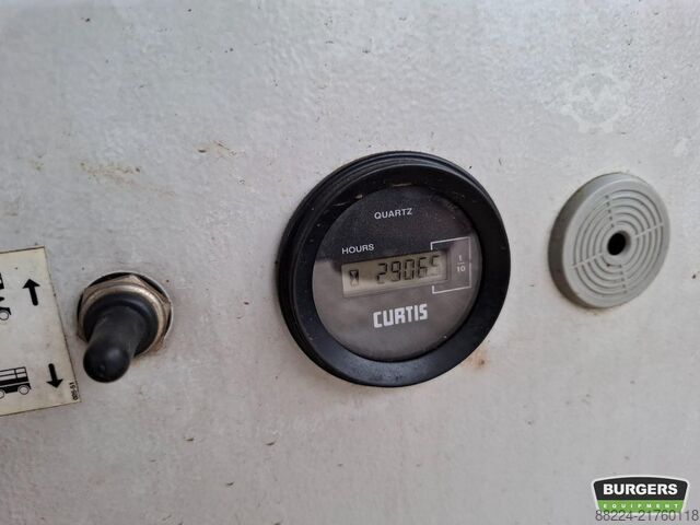 Scissor lift Hollandlift HL220D25