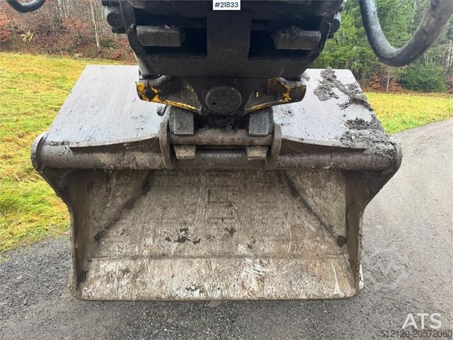 Crawler excavator Hitachi ZX225USRLC-6 crawler excavator with Rototilt, 2 bu