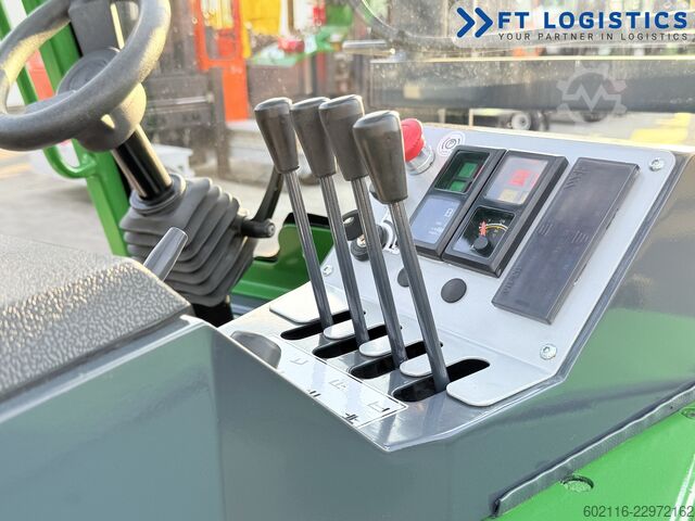 4-way forklift Combilift CB3000 DIESEL TRIPLEX 4900 POSITIONER