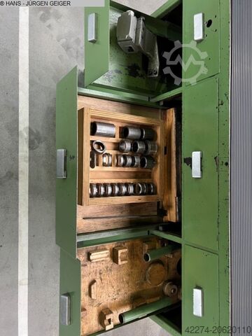 Universal Milling Machine DECKEL FP2