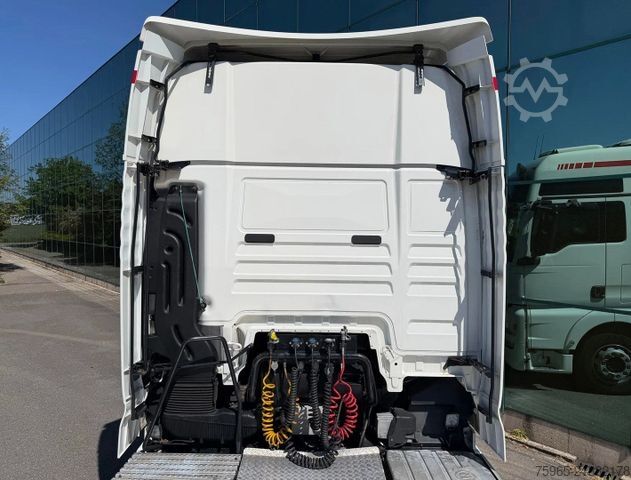 Standard tractor unit MAN TGX 18.460 EURO 6 SMART TACHO 2X TANKS PARK AIRC