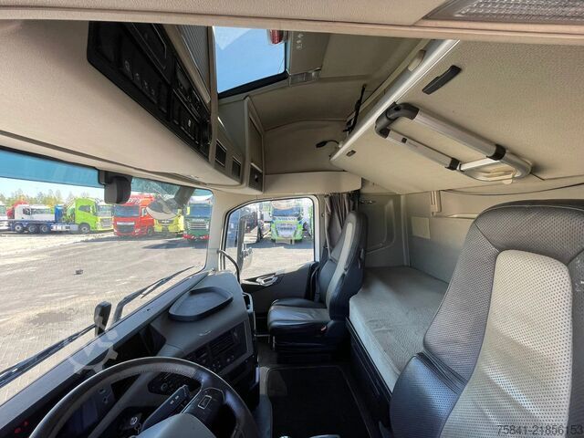 Crane truck Volvo FH 540 8x4 HIAB 554E-9 HIPRO