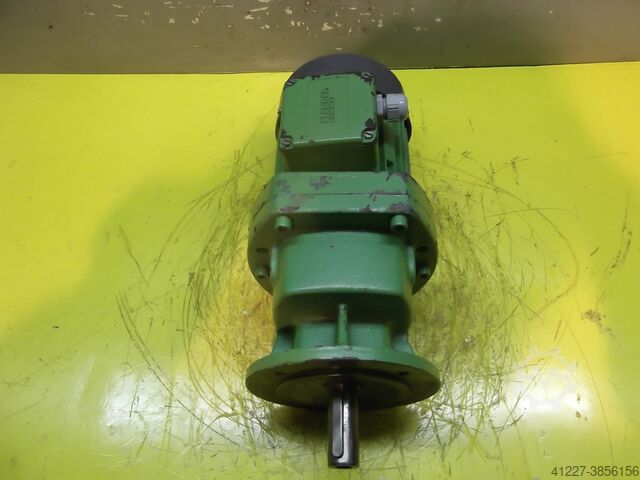 Getriebemotor 0,3/0,45 kW 25,5/51 U/min Flender** ZF112-G71M/4/2