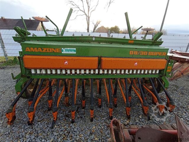 Seeder AMAZONE WERKE D8/30
