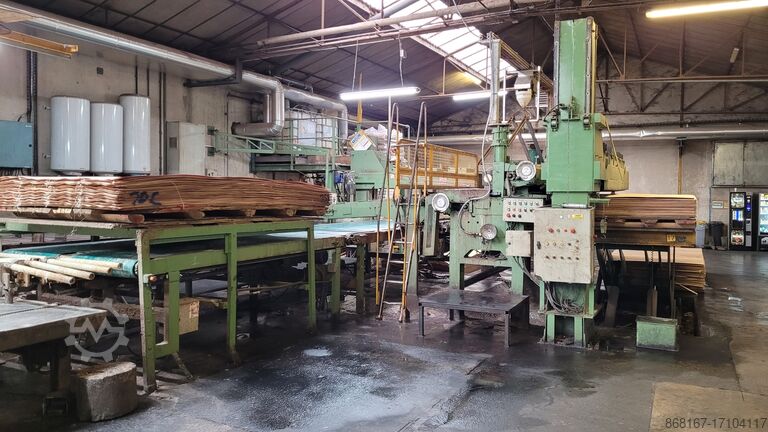 Fertigungslinie für Sperrholz Becker&Van Hüllen Ligne de presse