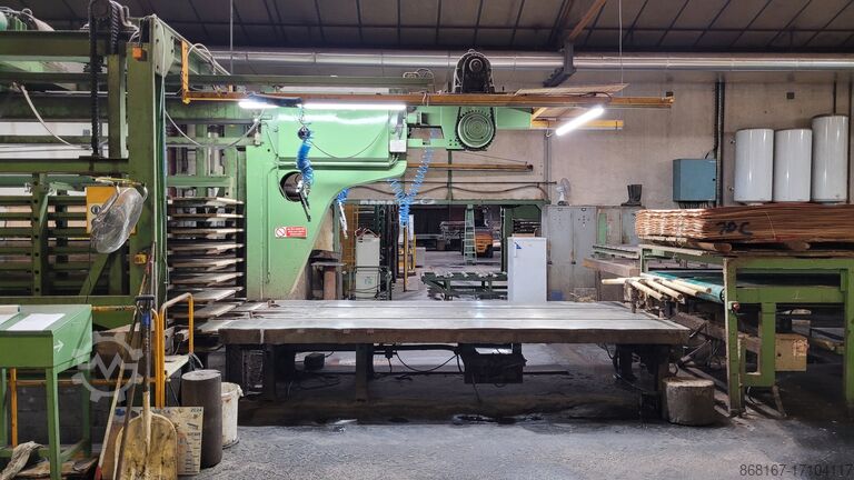 Fertigungslinie für Sperrholz Becker&Van Hüllen Ligne de presse