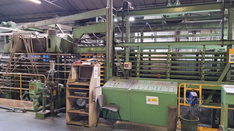 Fertigungslinie für Sperrholz Becker&Van Hüllen Ligne de presse