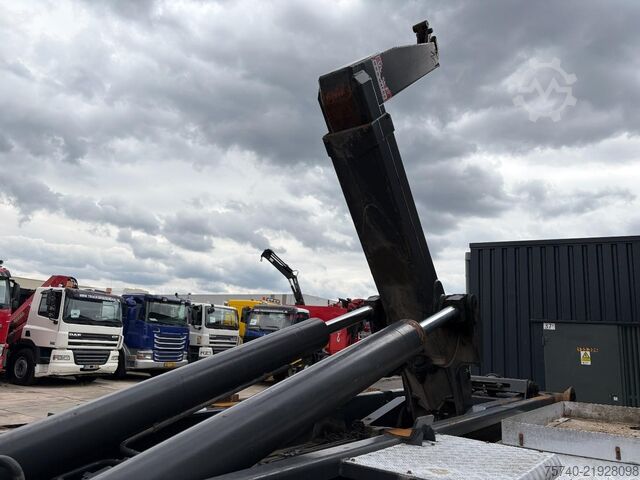 Crane Renault Premium 370DXI + HMF 1430 K3 + 6X4 + HOOKSYTEM ...