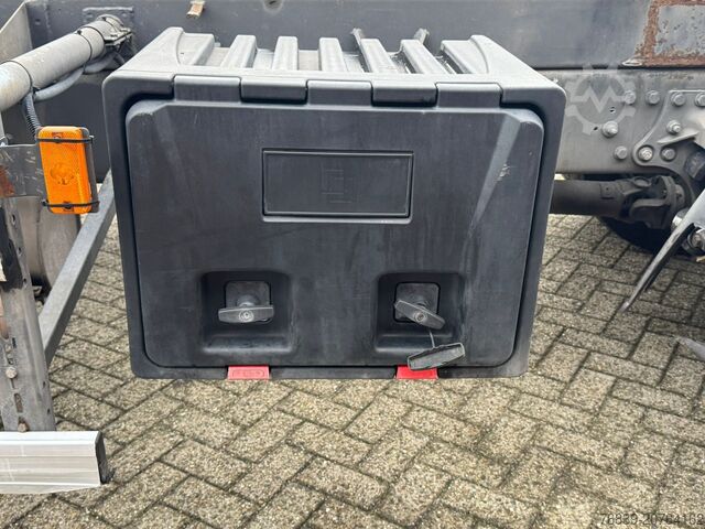 Chassis with cab Renault Midlum 270.16 PTO