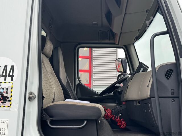 Chassis with cab Renault Midlum 270.16 PTO