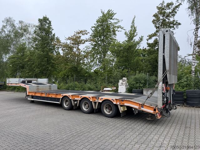 Low loader semitrailer Humbaur HTS30  3 Achs Satteltieflader, neuwertig