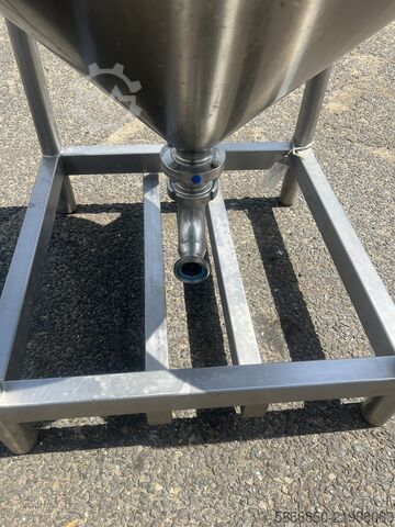 300-litre vertical stainless steel tank  