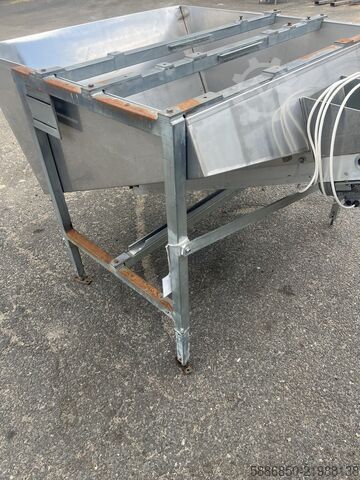 Feeder with stainless steel hopper + galvanized  