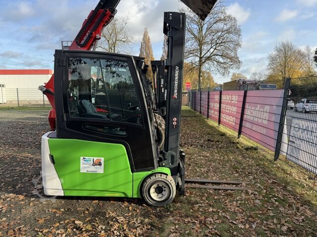 Electric 3-wheel forklift Jungheinrich EFG218
