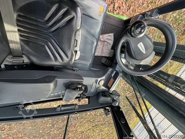 Electric 3-wheel forklift Jungheinrich EFG218