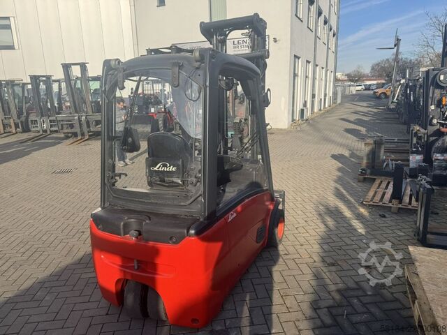Electric 3-wheel forklift Linde E20L-02