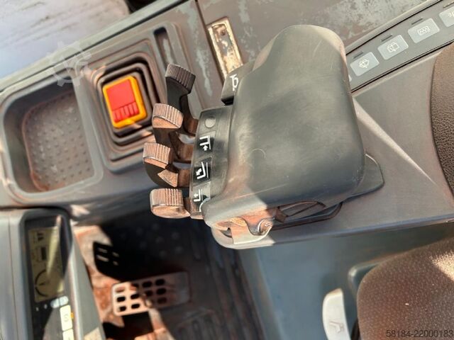 Electric 4-wheel forklift Jungheinrich EFG 425k