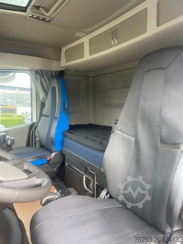 Standard tractor unit VOLVO FH 500 4x2 Flachdach/Alufelgen/2-Leitung HY