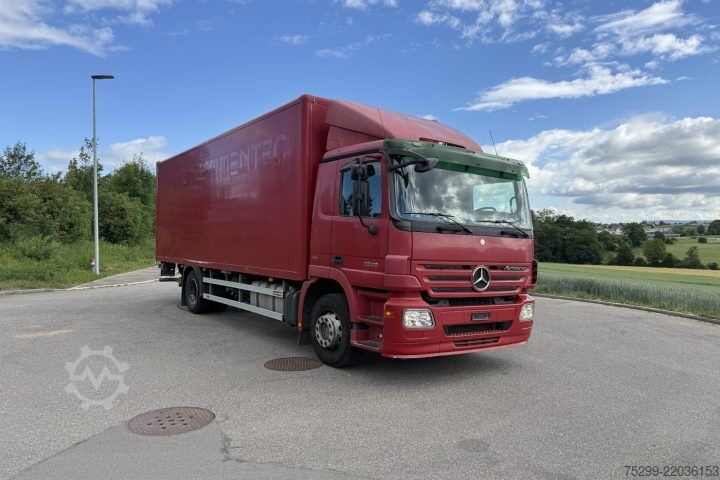 Box truck Mercedes-Benz Actros 1836 4x2 Koffer/HB / Swiss-Vehicle