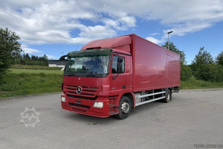 Box truck Mercedes-Benz Actros 1836 4x2 Koffer/HB / Swiss-Vehicle